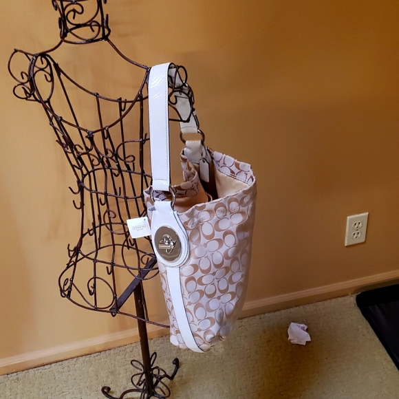 Coach handbag - Picture 1 of 1